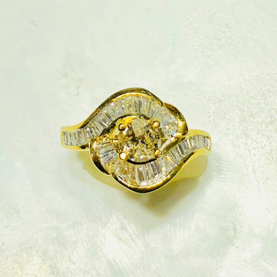 Diamond Swirl Ring (14K) - Lucky Diamond