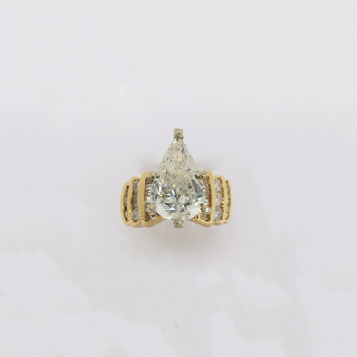 Majestic Diamond Teardrop Ring (14K) - Lucky Diamond