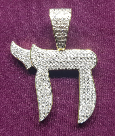 Iced-Out Chai Symbol Pendant Silver - Lucky Diamond